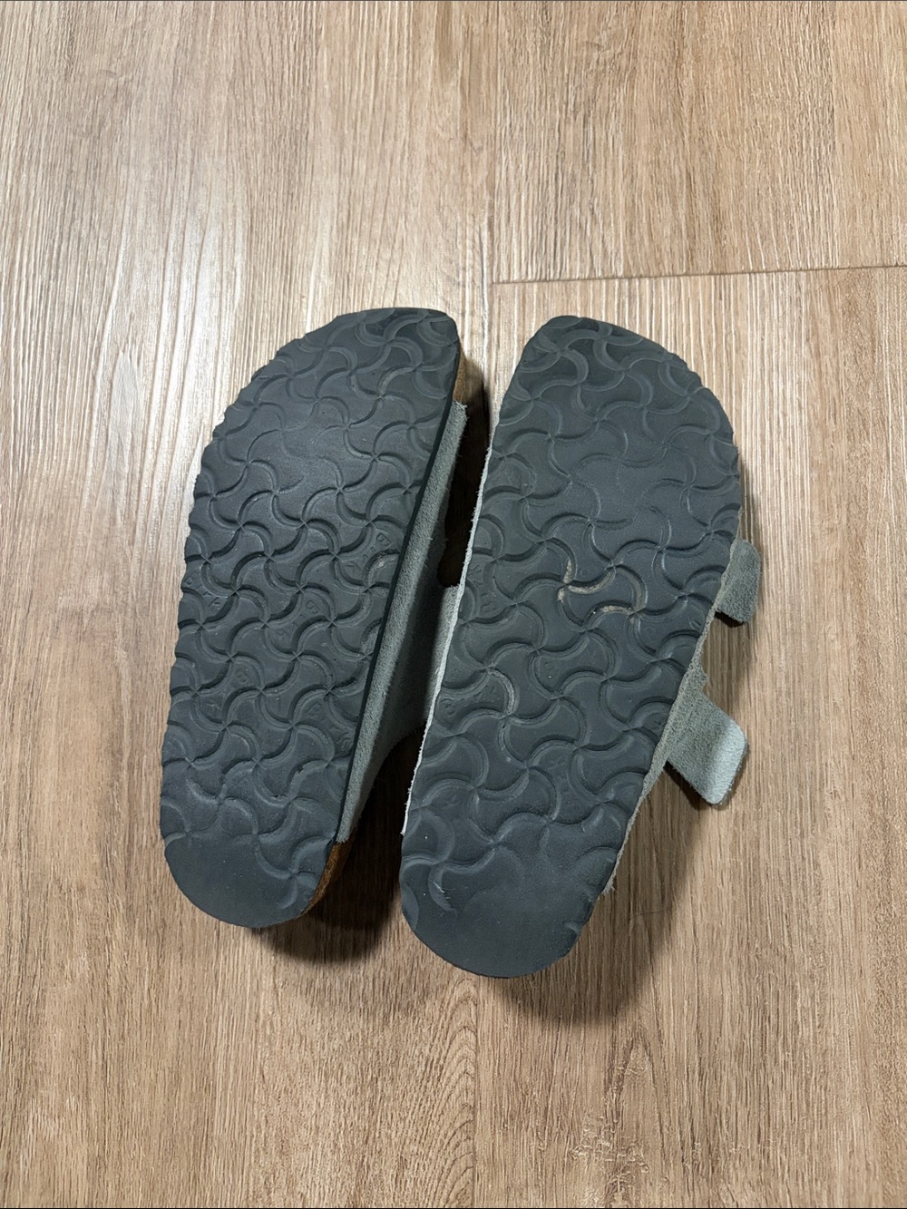 Birkenstock women’s Arizona Suede Sandals 7 - Picture 2 of 4
